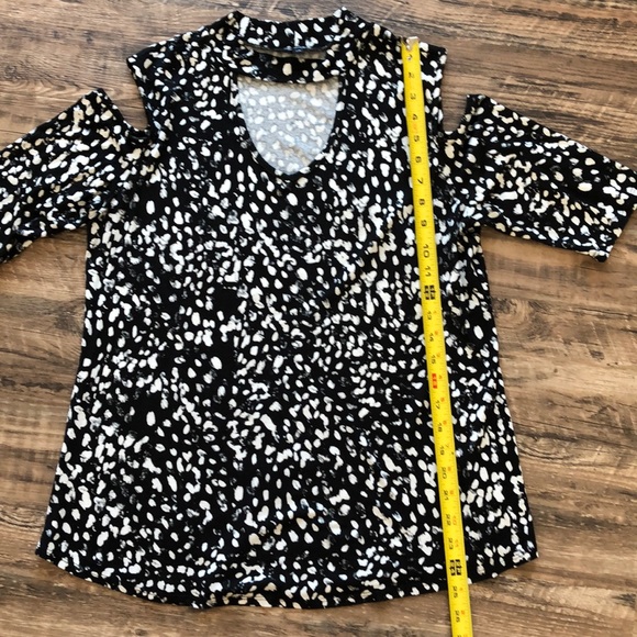 Lily Morgan cold shoulder short sleeve top - Picture 7 of 9